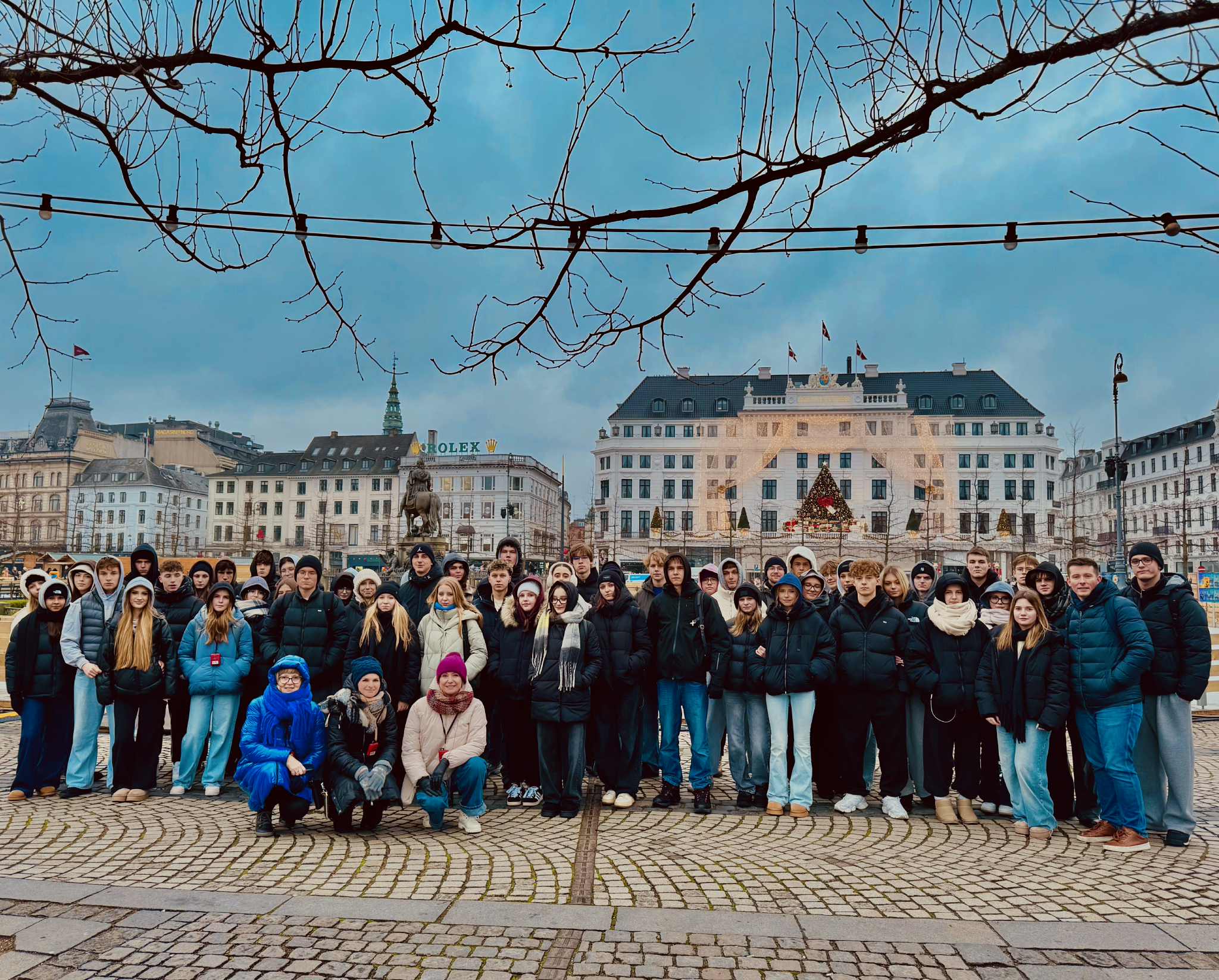 Uczniowie na&nbsp;jarmarku